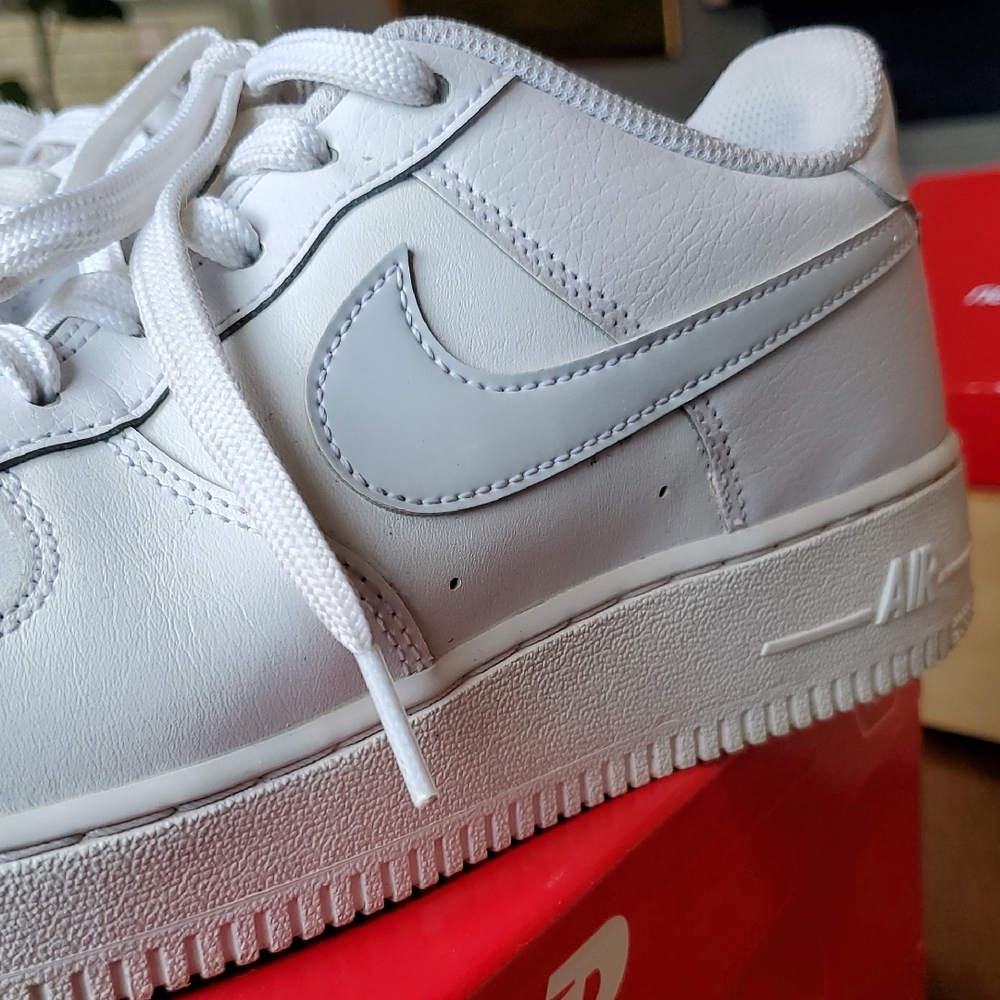 Nike AIR force ones - Picture 3 of 4
